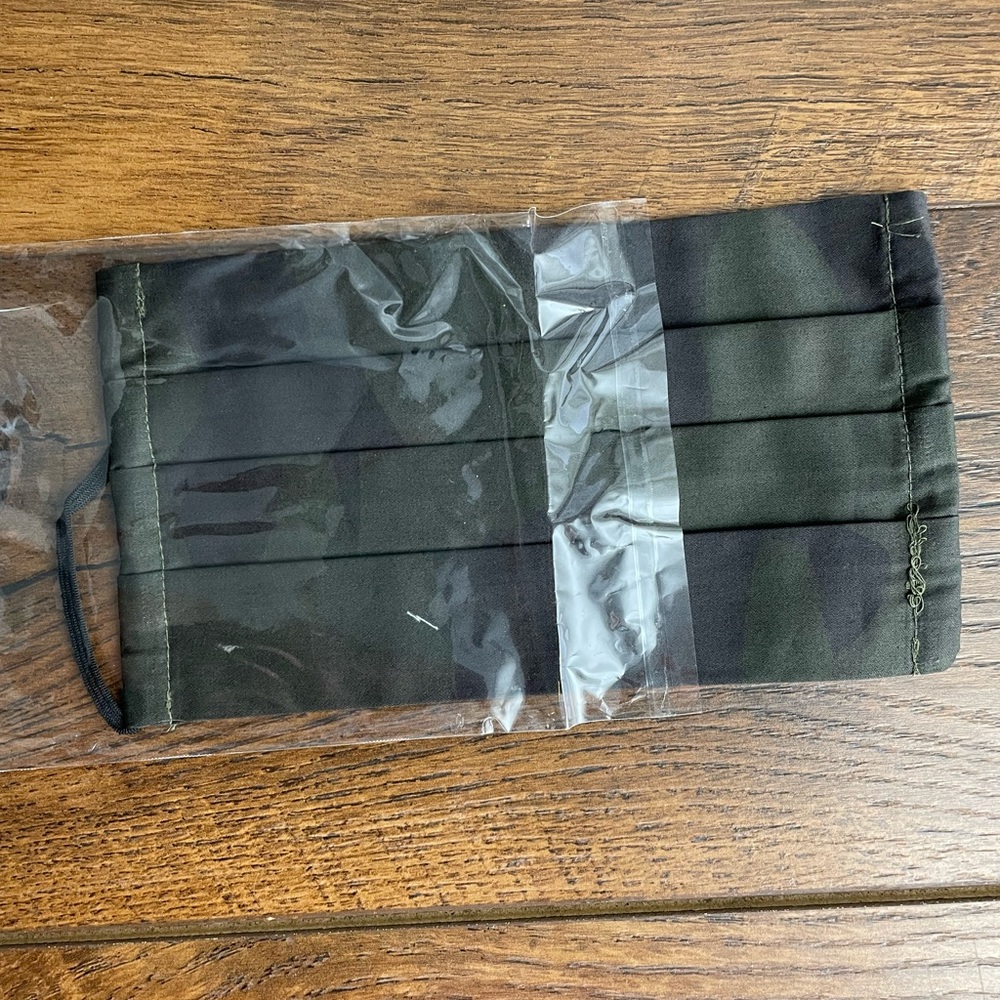 Johnny Was Camo Face Mask with Filter Pocket -‎ NEW